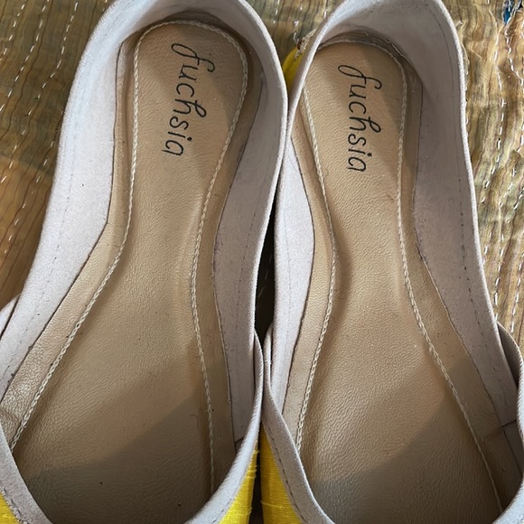 EUC Fuchsia Sunflower Flats - Picture 7 of 11